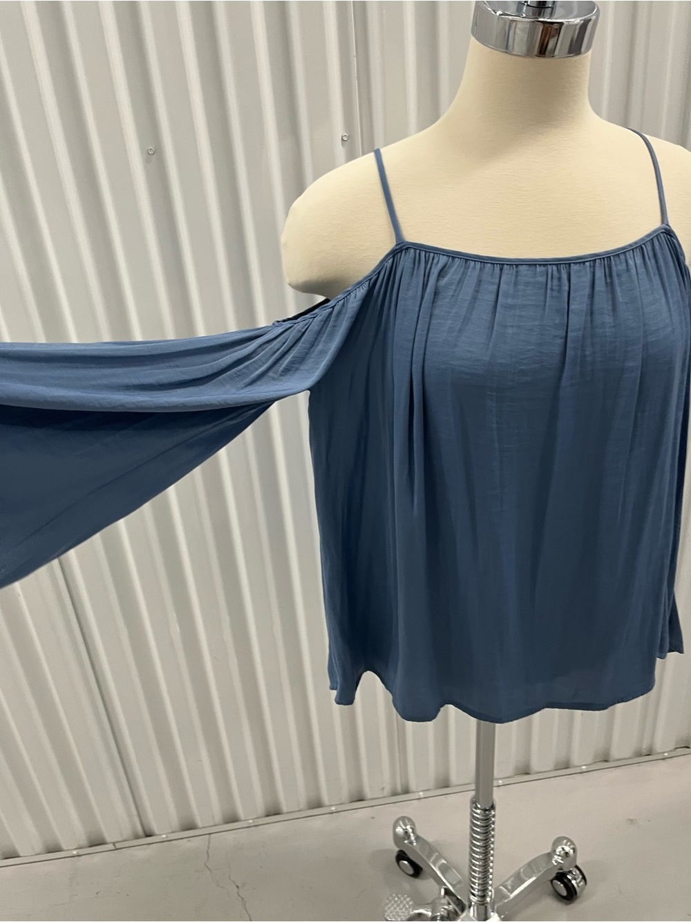 Vince Camuto Blue Cold-Shoulder Blouse - Petite Small